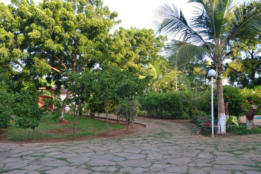 Giraffe House Bed and Breakfast Malindi Exteriör bild